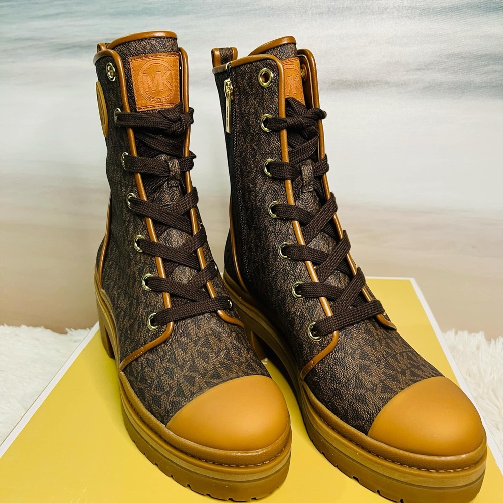 MICHAEL KORS BOOTS
